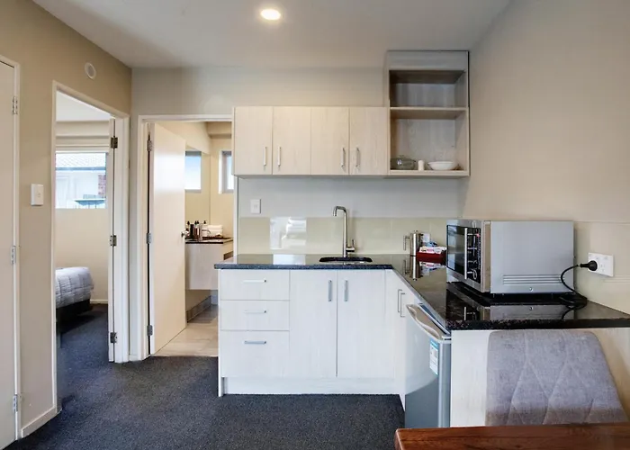 Ellerslie Palms Motel