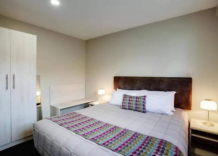 Ellerslie Palms Motel
